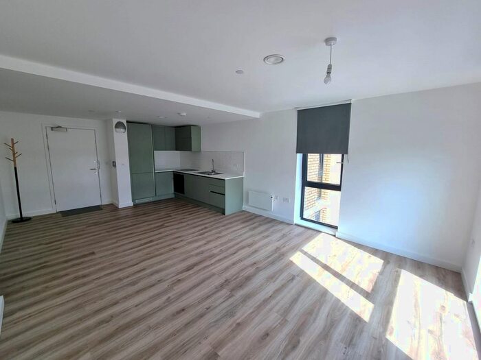 2 Bedroom Flat To Rent In Chevette Court, Kimpton Road, Luton, Bedfordshire, LU2