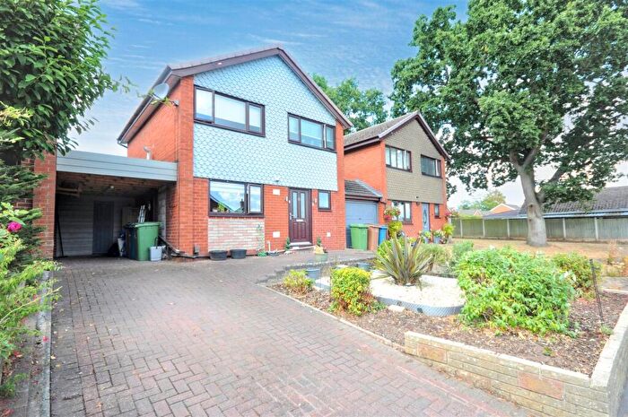 3 Bedroom Link Detached House For Sale In Wood Crescent, Stone, ST15