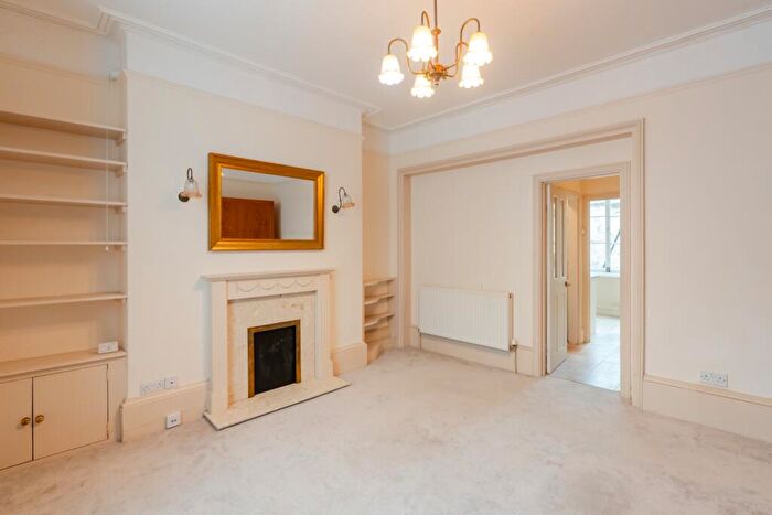 Studio To Rent In Oxford Street, Woodstock, OX20