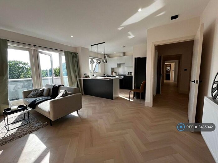 3 Bedroom Penthouse To Rent In Kilburn High Road, London, NW6