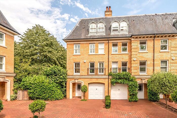 5 Bedroom Terraced House To Rent In Langdon Park, Teddington, TW11