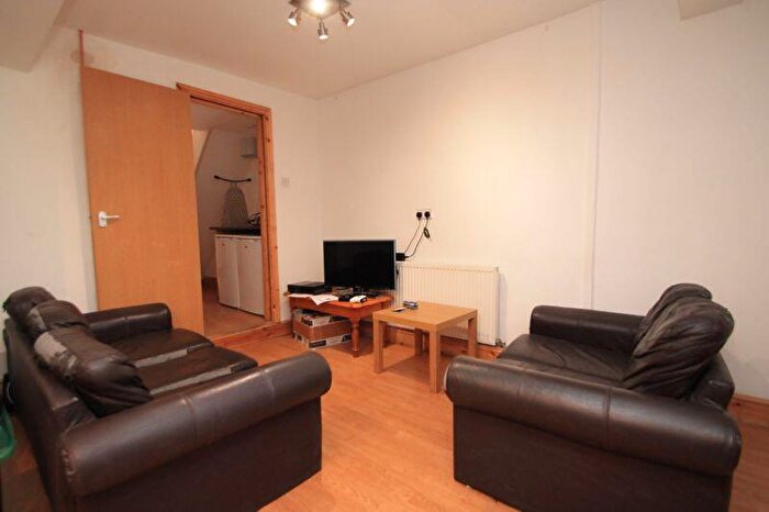 6 Bedroom Terraced House To Rent In Rhymney Street, Cardiff, CF24