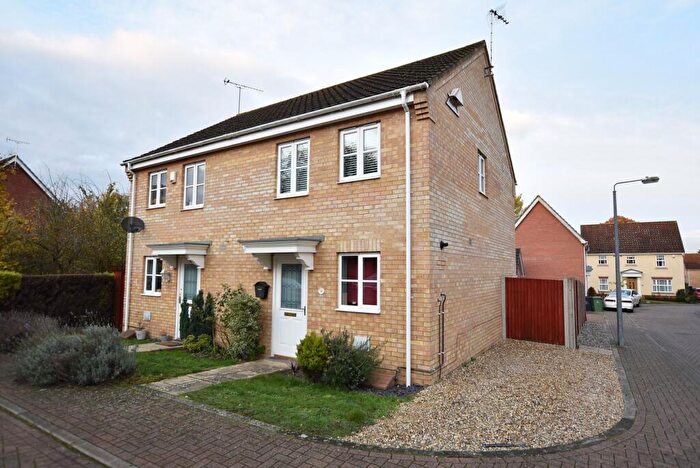 2 Bedroom Semi-Detached House To Rent In Pennycress Drive, Thetford, IP24