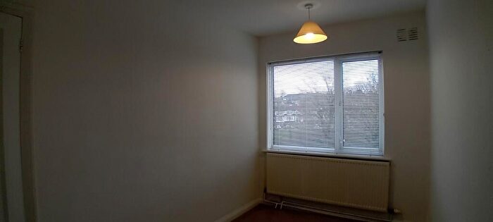 2 Bedroom Flat For Sale In Church Hill Road, Barnet, North London, EN4