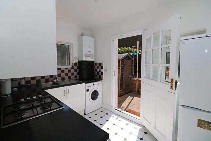2 Bedroom Flat To Rent In Stanhope Gardens, London, N4