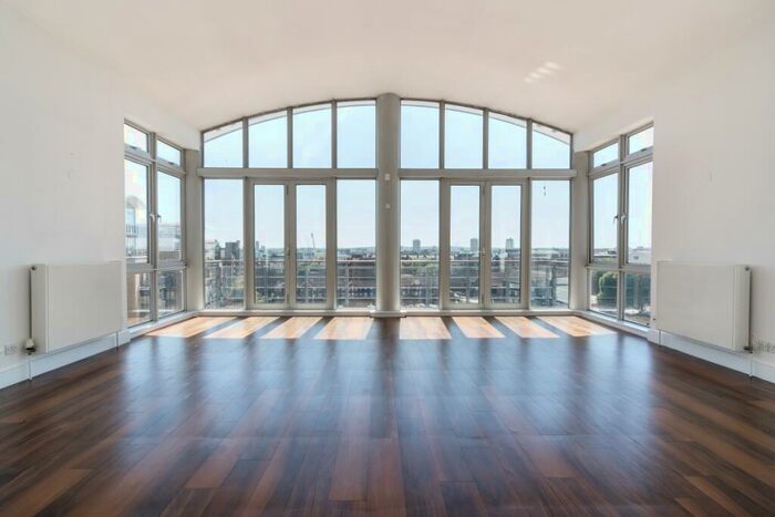3 Bedroom Penthouse To Rent In Swan Court, St Katharine Docks, E1W