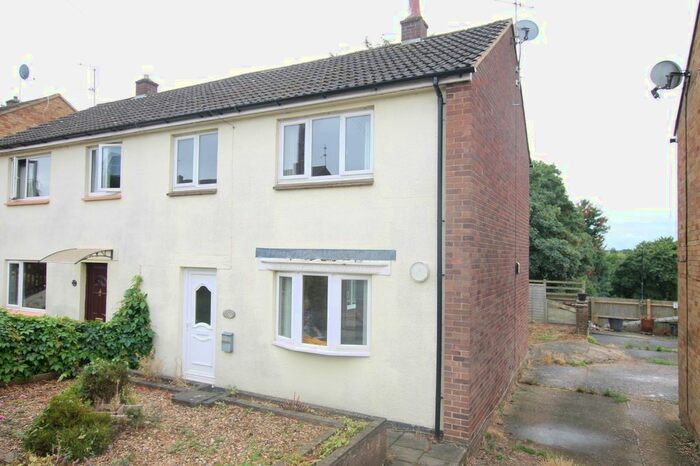 3 Bedroom Semi-Detached House To Rent In Overn Crescent, Buckingham, MK18