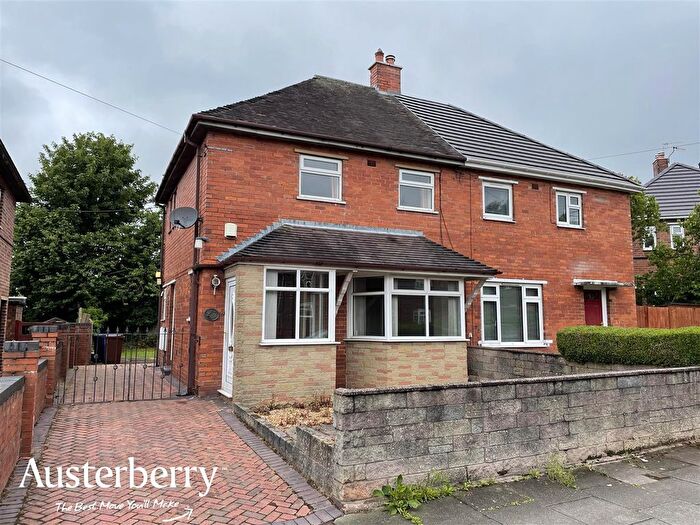 3 Bedroom Semi-Detached House For Sale In Finstock Avenue, Blurton, Stoke-On-Trent, ST3