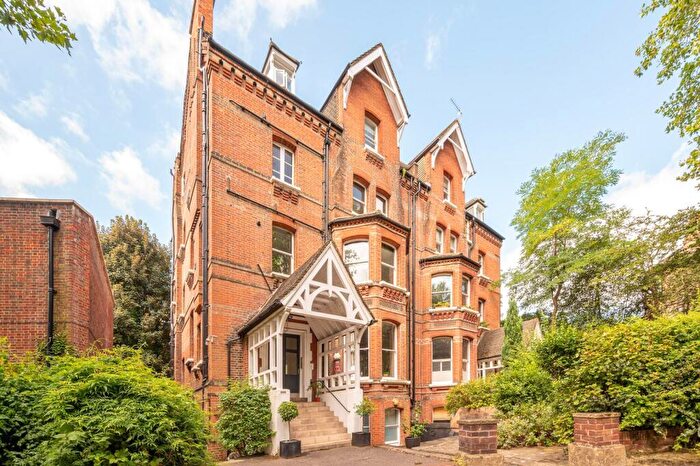 3 Bedroom Flat To Rent In Fitzjohns Avenue, Hampstead, London, NW3