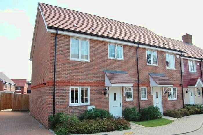 3 Bedroom End Of Terrace House To Rent In Brudenell Close, Amersham, Buckinghamshire, HP6