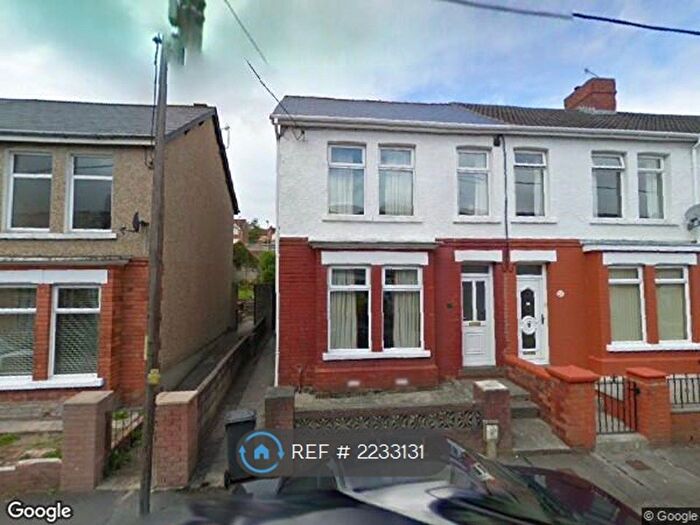 3 Bedroom End Of Terrace House To Rent In Albany Road, Blackwood, NP12