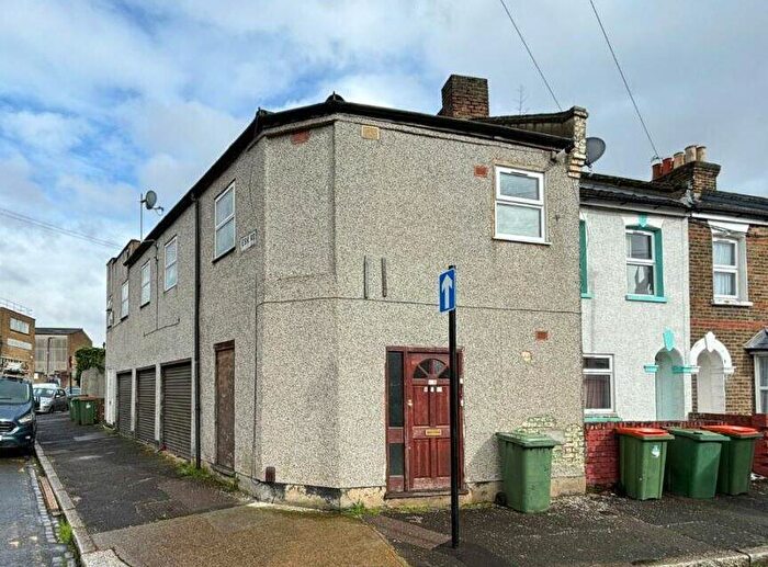 1 Bedroom Flat For Sale In Flat D, - Adine Road, Plaistow, London, Newham, E13