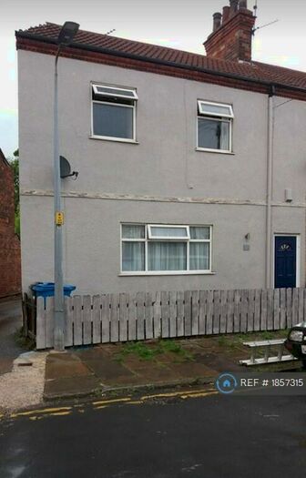 2 Bedroom End Of Terrace House To Rent In Dene Street, Hull, HU9
