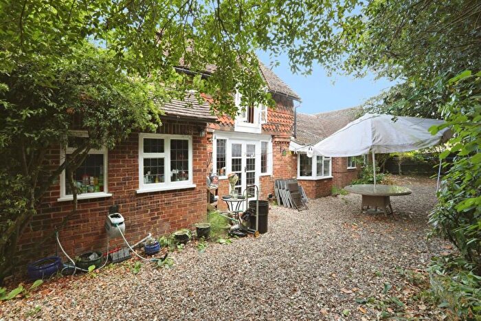 3 Bedroom Detached House For Sale In Green Hedges Avenue, East Grinstead, RH19