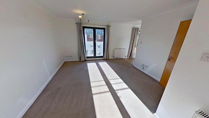 2 Bedroom Flat To Rent In Albert Street, Leith, Edinburgh, EH7