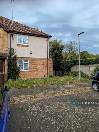 1 Bedroom Terraced House To Rent In Holden Close, Dagenham, RM8