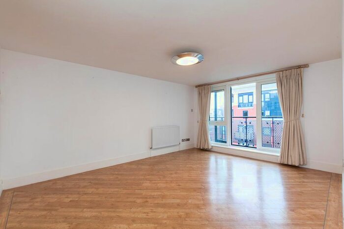 2 Bedroom Flat To Rent In Garrick House, Wadbrook Street, KT1
