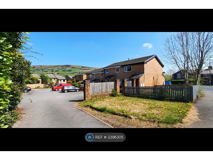 1 Bedroom Flat To Rent In Fairclough Grove, Halifax, HX3