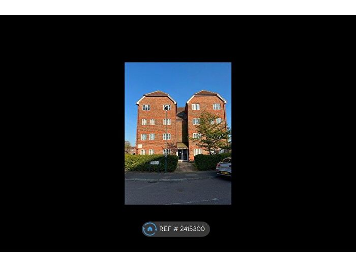 1 Bedroom Flat To Rent In Fairway Drive, London, SE28