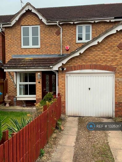 3 Bedroom End Of Terrace House To Rent In Lavender Close, Kingswood, Hull, HU7