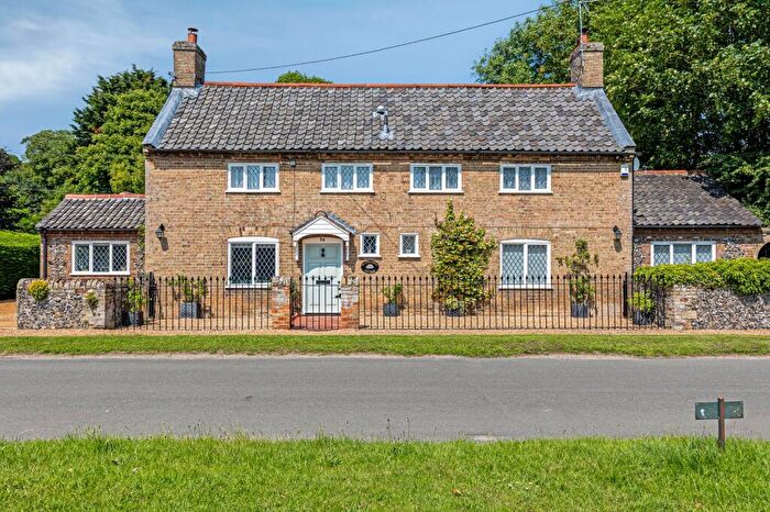 4 Bedroom Cottage For Sale In An Immaculately Presented Period Cottage In Beachamwell, PE37