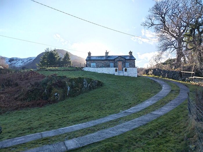 2 Bedroom Cottage For Sale In Llanberis, LL55