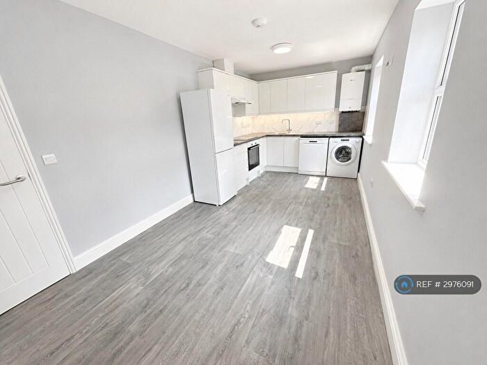 2 Bedroom Flat To Rent In Pitt Road, Bristol, BS7