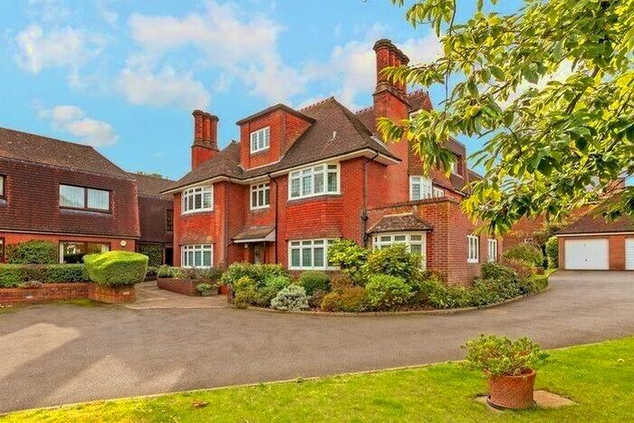 3 Bedroom Flat To Rent In Borodale, Kirkwick Avenue, Harpenden, AL5