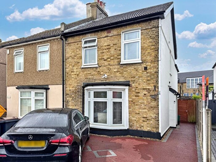 3 Bedroom Semi-Detached House For Sale In Nelson Road, Bromley, Bromley, BR2