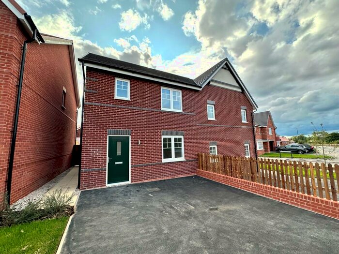 3 Bedroom Semi-Detached House To Rent In Burbage Drive, Mickleover, Derby, DE3