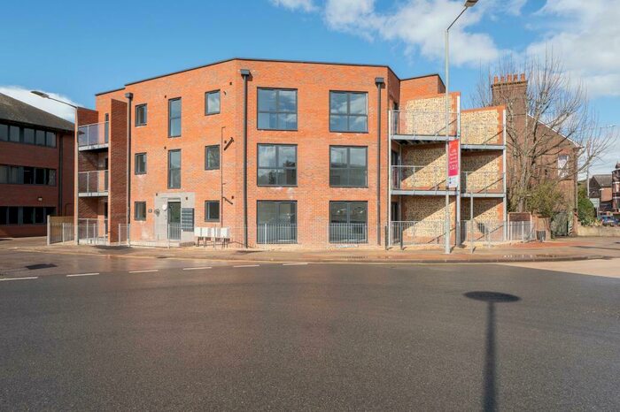 1 Bedroom Apartment To Rent In Broad Street, Chesham, HP5