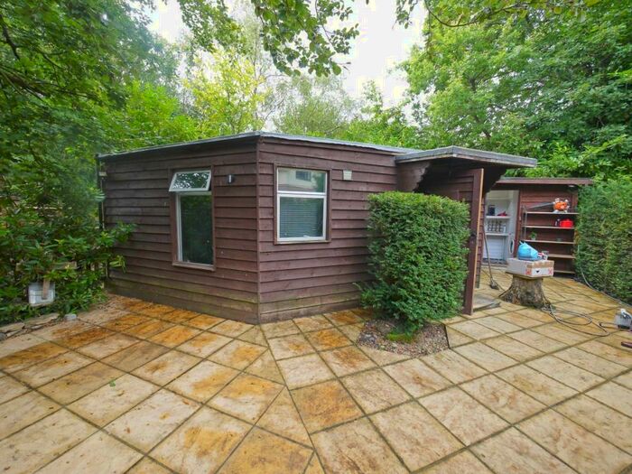 1 Bedroom Bungalow To Rent In Pinewood Close, Northwood, HA6