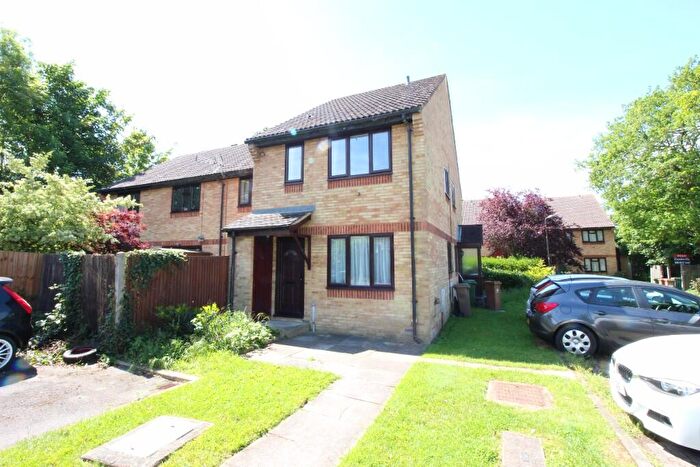 1 Bedroom Cluster House To Rent In Boscombe Road, London, KT4