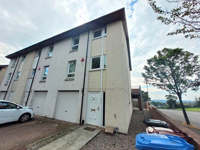 5 Bedroom Town House To Rent In Friary Gardens, Dundee, DD2