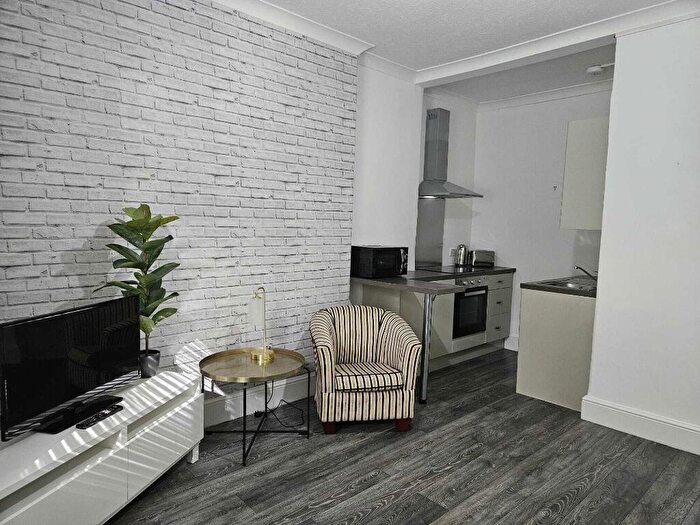 1 Bedroom Flat To Rent In Neilston Road, Paisley, Renfrewshire, PA2