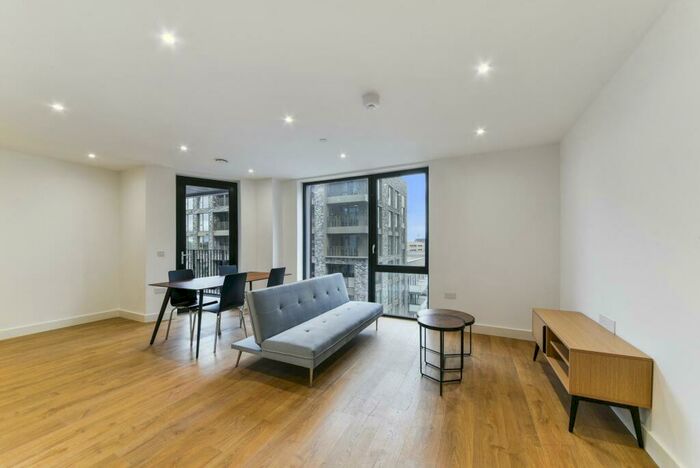 1 Bedroom Apartment To Rent In Tellicherry Court, Aberfeldy Village, London, E14