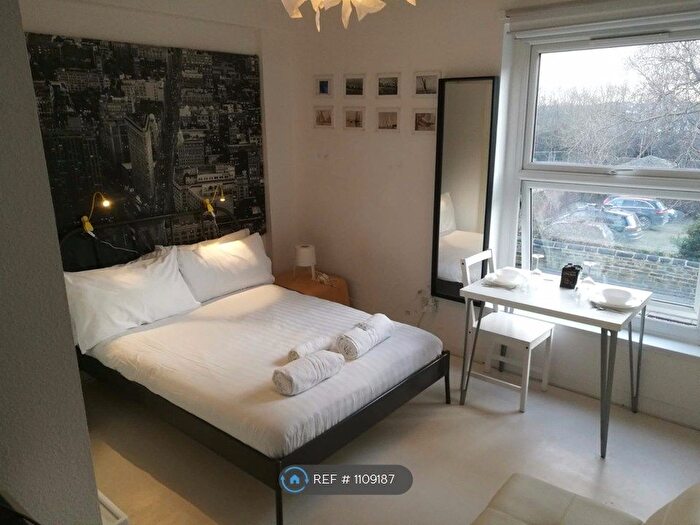 Studio To Rent In Cross Green, Leeds, LS9