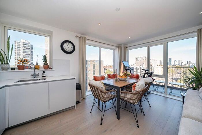 2 Bedroom Flat For Sale In Wyndham Road, Camberwell, SE5