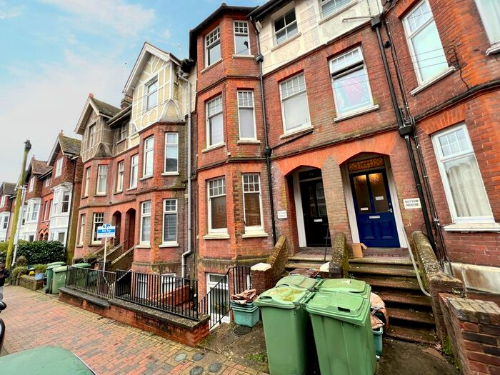2 Bedroom Flat To Rent In Lime Hill Road, Tunbridge Wells, TN1