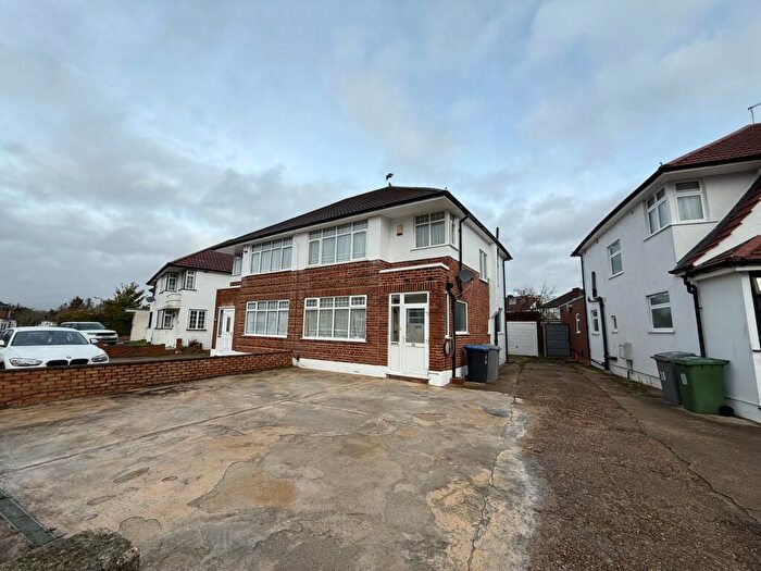 3 Bedroom Semi Detached House To Rent In Branksome Way, Harrow, HA3