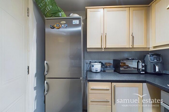 2 Bedroom Flat For Sale In Churchill Lodge, Streatham High Road, SW16