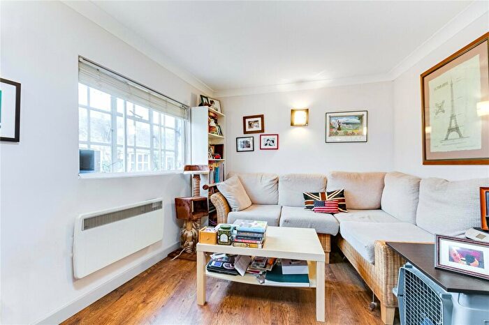 1 Bedroom Mews To Rent In Rheidol Mews, Angel, N1