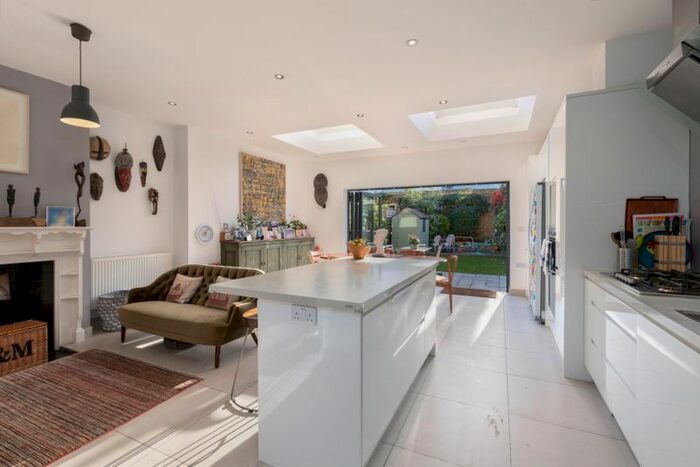 4 Bedroom Terraced House To Rent In Wendell Road, London, W12