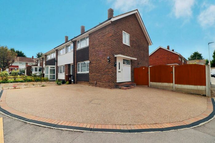 3 Bedroom End Of Terrace House To Rent In Coniston Close, Gillingham, ME7