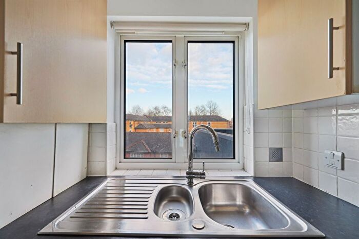 1 Bedroom Flat To Rent In Batwa House, Varcoe Road, SE16