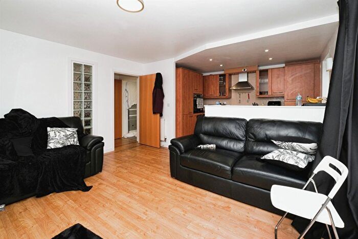2 Bedroom Flat For Sale In Ellerman Road, Liverpool, L3