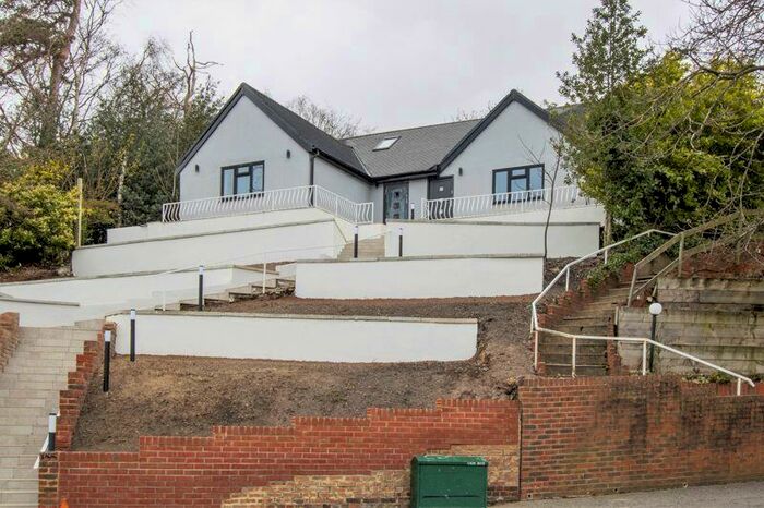 3 Bedroom Semi-Detached House To Rent In Ballards Way, Croydon, CR0