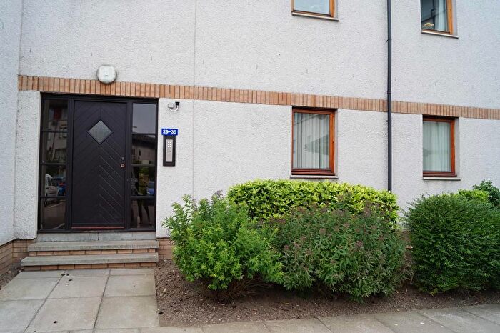 2 Bedroom Flat To Rent In Bloomfield Court, Aberdeen, AB10