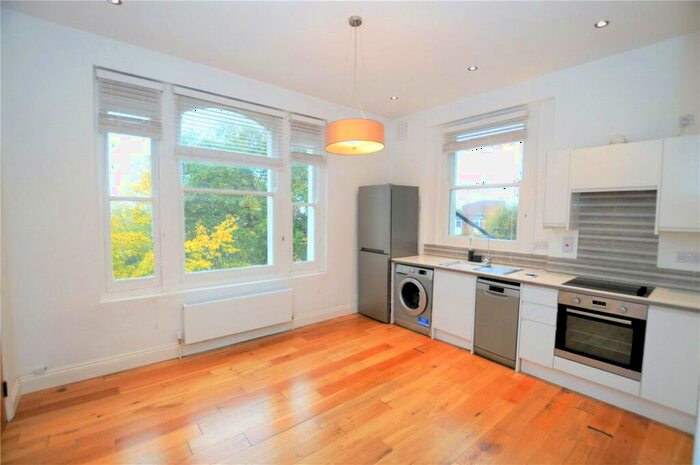 2 Bedroom Apartment To Rent In Beulah Hill, London, SE19