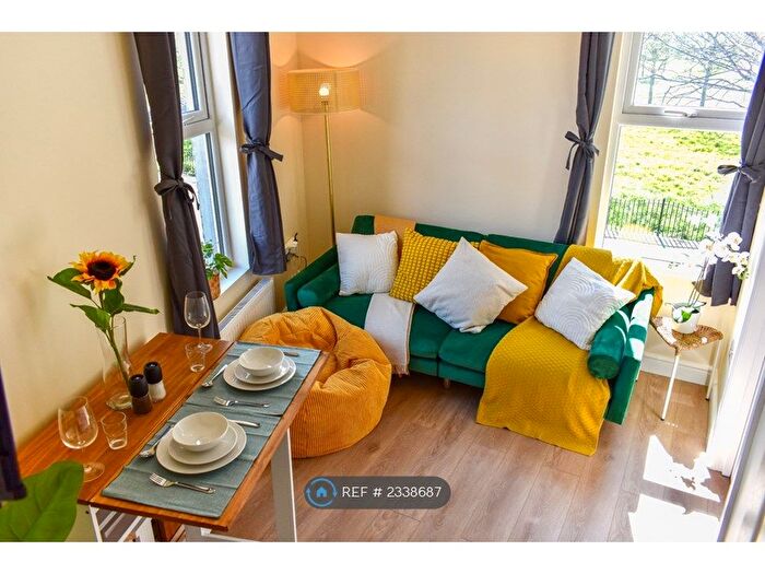 2 Bedroom Flat To Rent In Star Lane, Canning Town, E16